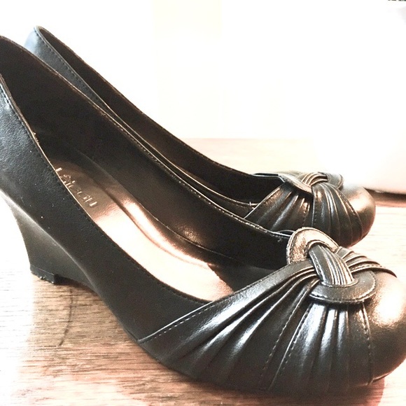 Le Chateau charcoal grey wedge dress shoes - Picture 5 of 9